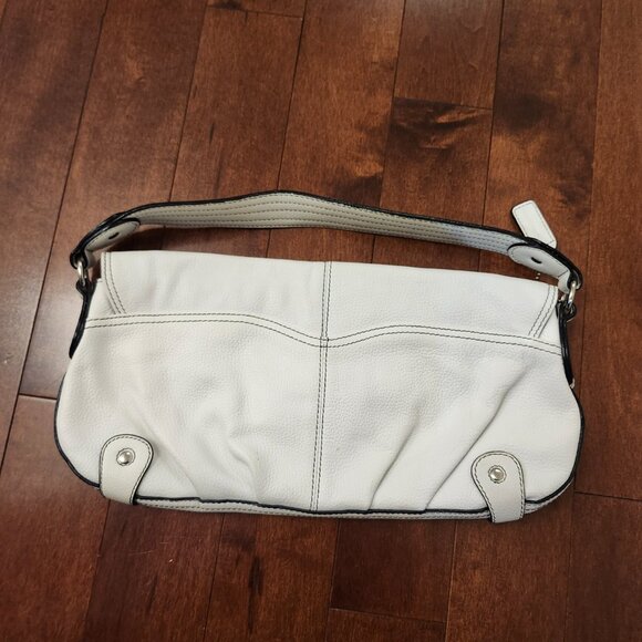 Danier white leather shoulder bag - Picture 10 of 10